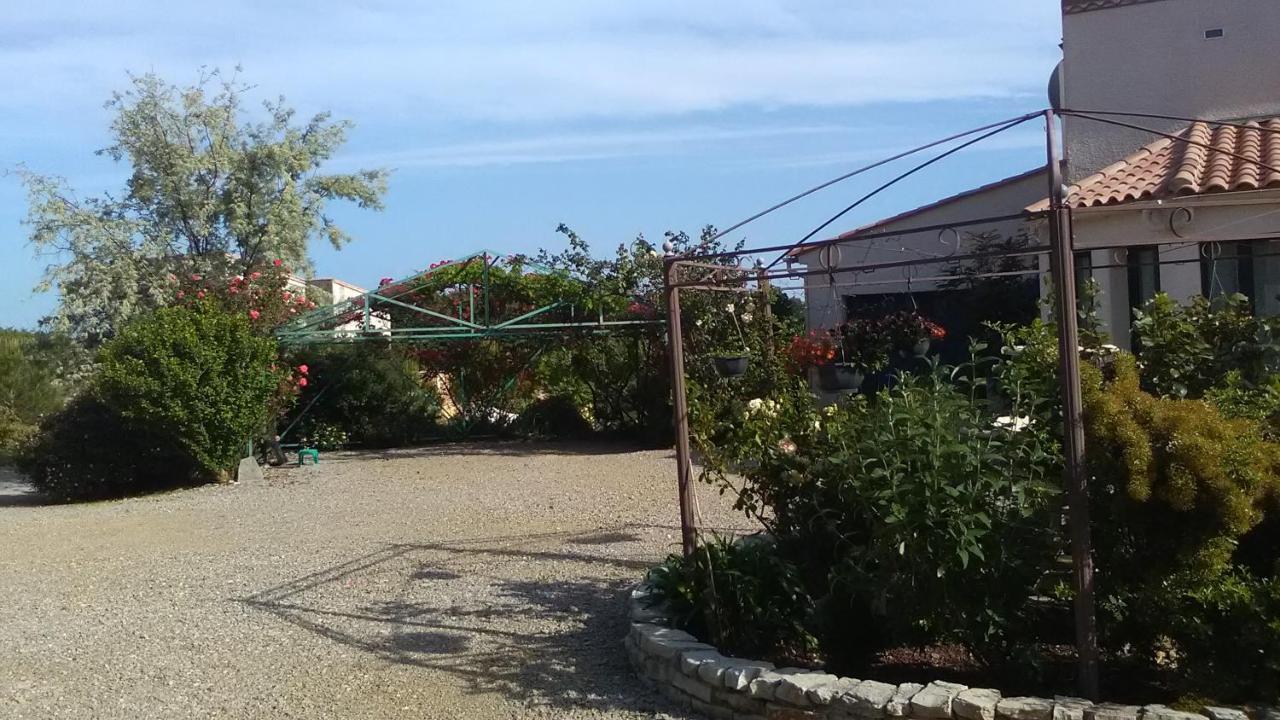 Mas A 4 Mains Bed & Breakfast Cesseras Exterior foto