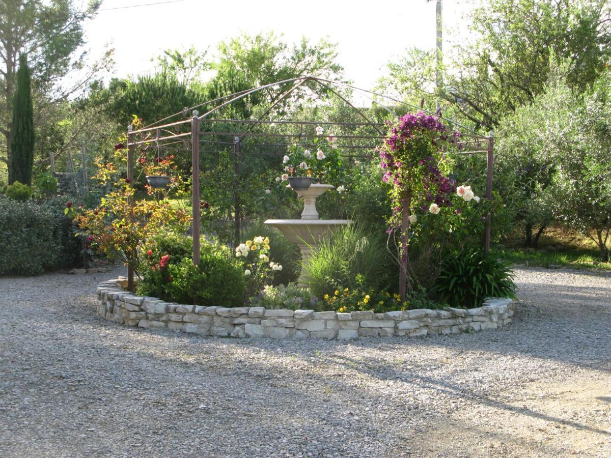 Mas A 4 Mains Bed & Breakfast Cesseras Exterior foto
